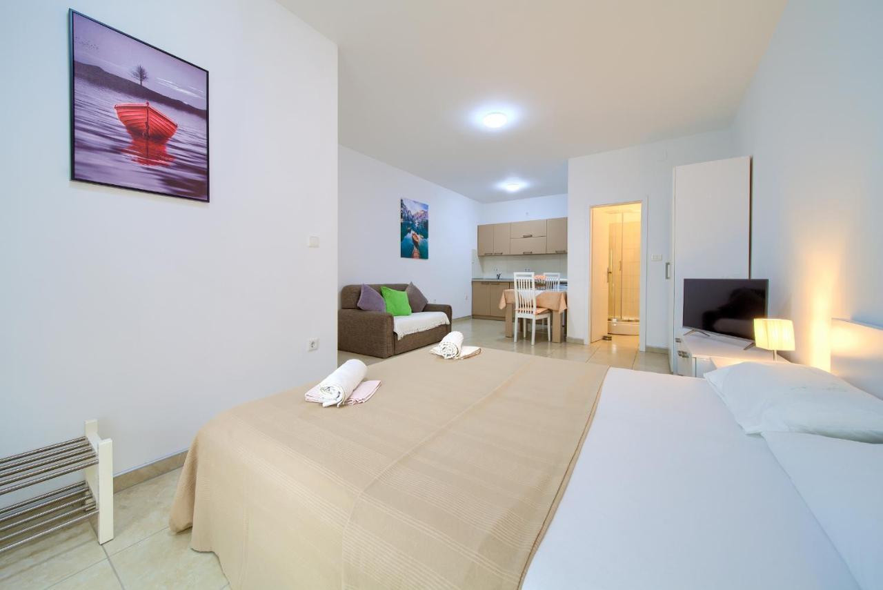 Apartmani Mara Matic Malinska Exterior foto